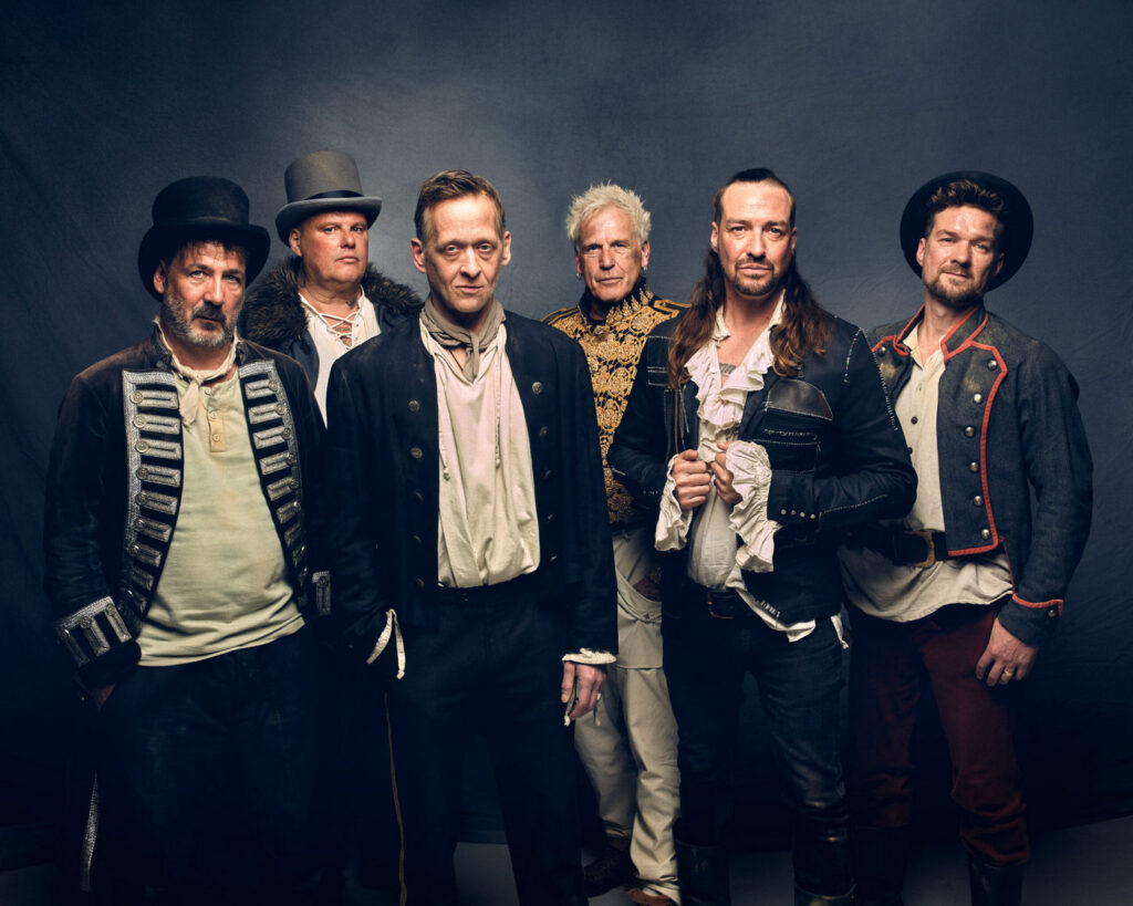 Band Foto In Extremo, Credits Robert Eikelpoth